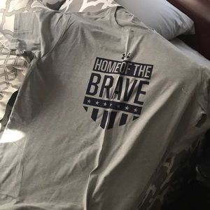 Under Armour T-shirt